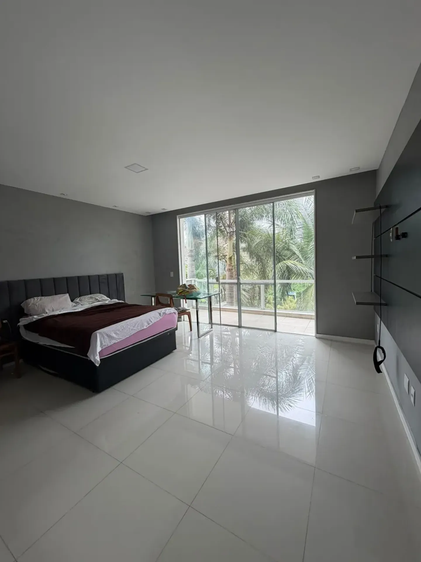700 m² house with a garden and a bathtub — photo 7