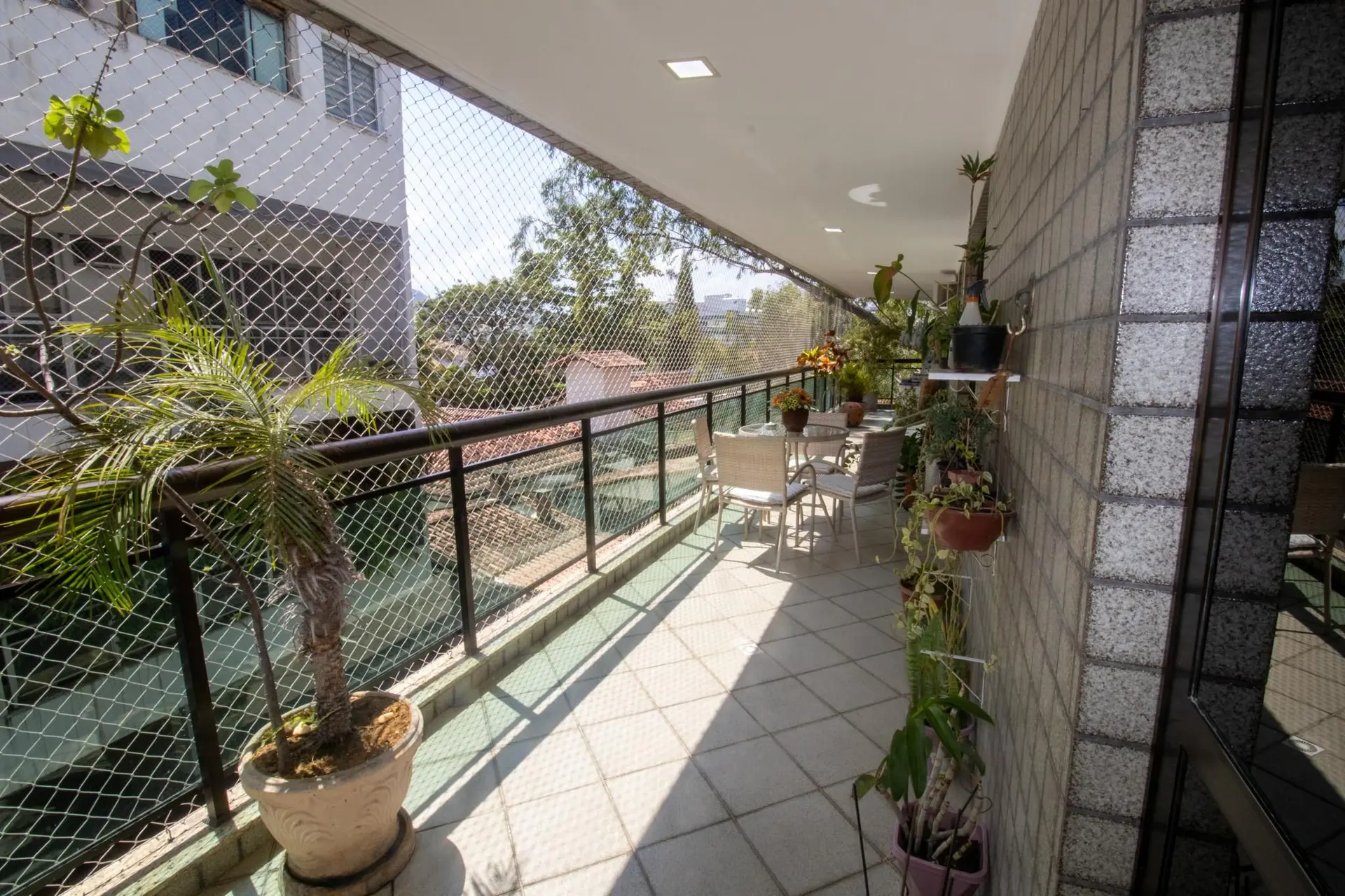 Furnished apartment with 3 bedrooms and a balcony — photo 3