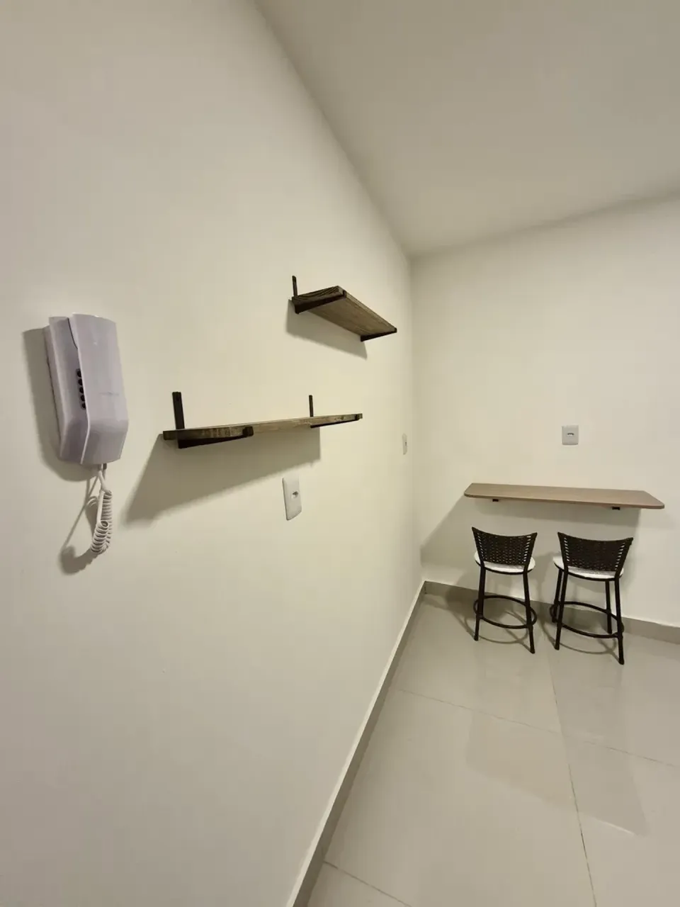 Furnished 1-bedroom apartment with balcony — photo 13