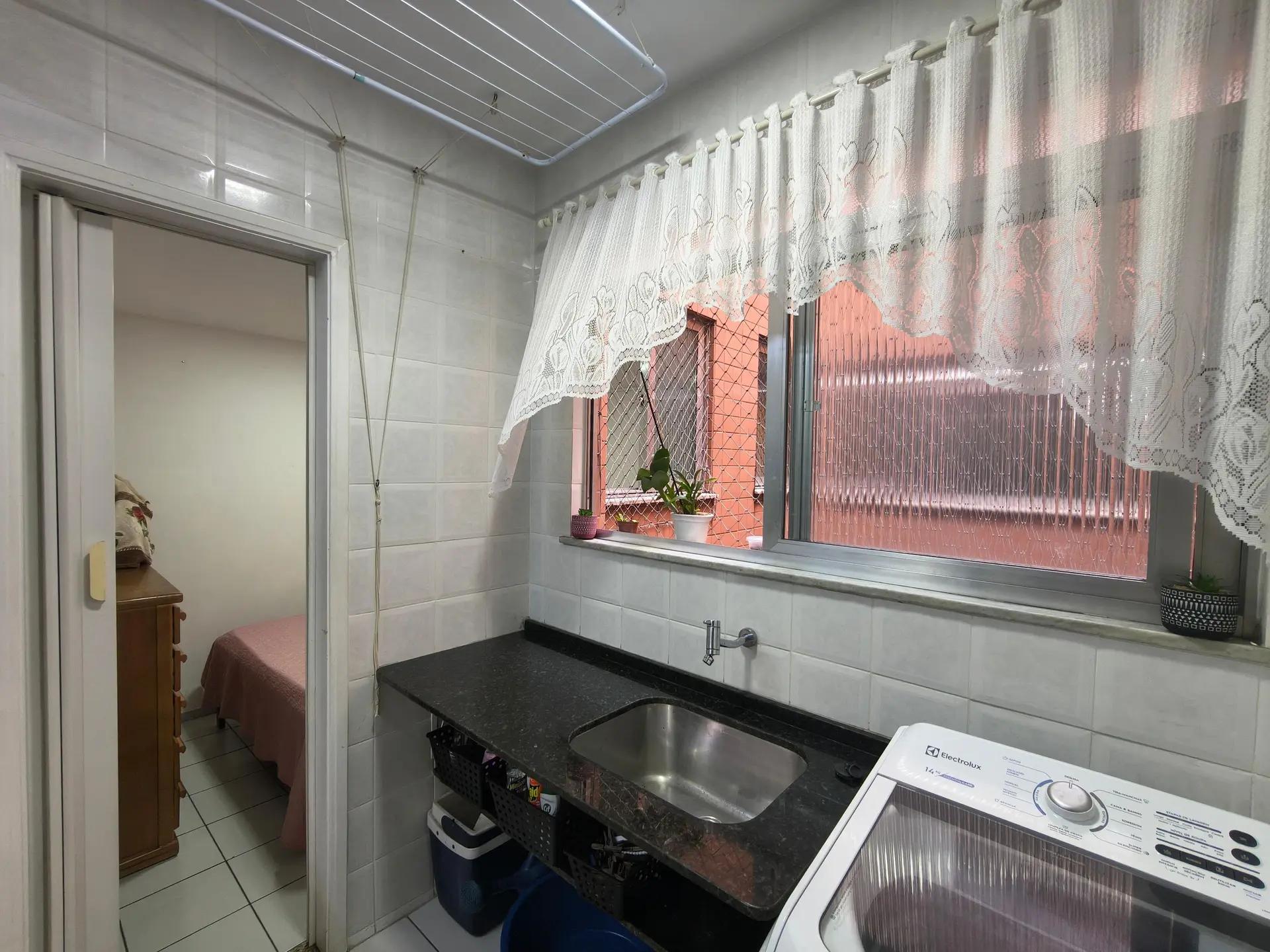 Apartamento amueblado con 3 dormitorios y balcón — photo 33