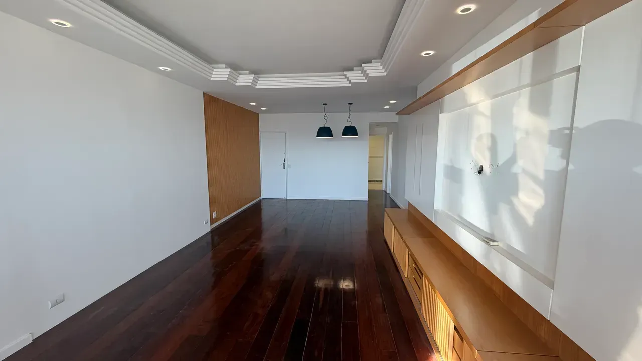 4-bedroom apartment with glassed-in balcony and 2 parking — photo 3