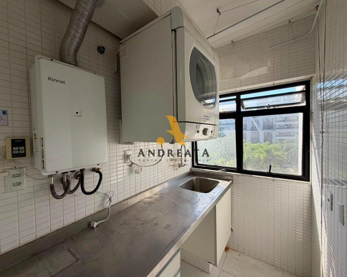 Unfurnished 4-bedroom apartment with 4 bathrooms — photo 31