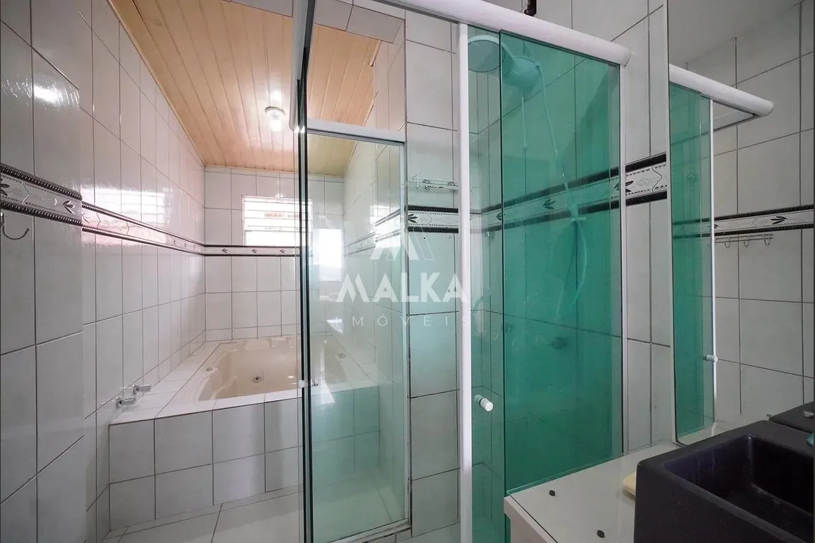 4-bedroom house with a water view in Florianópolis — photo 36