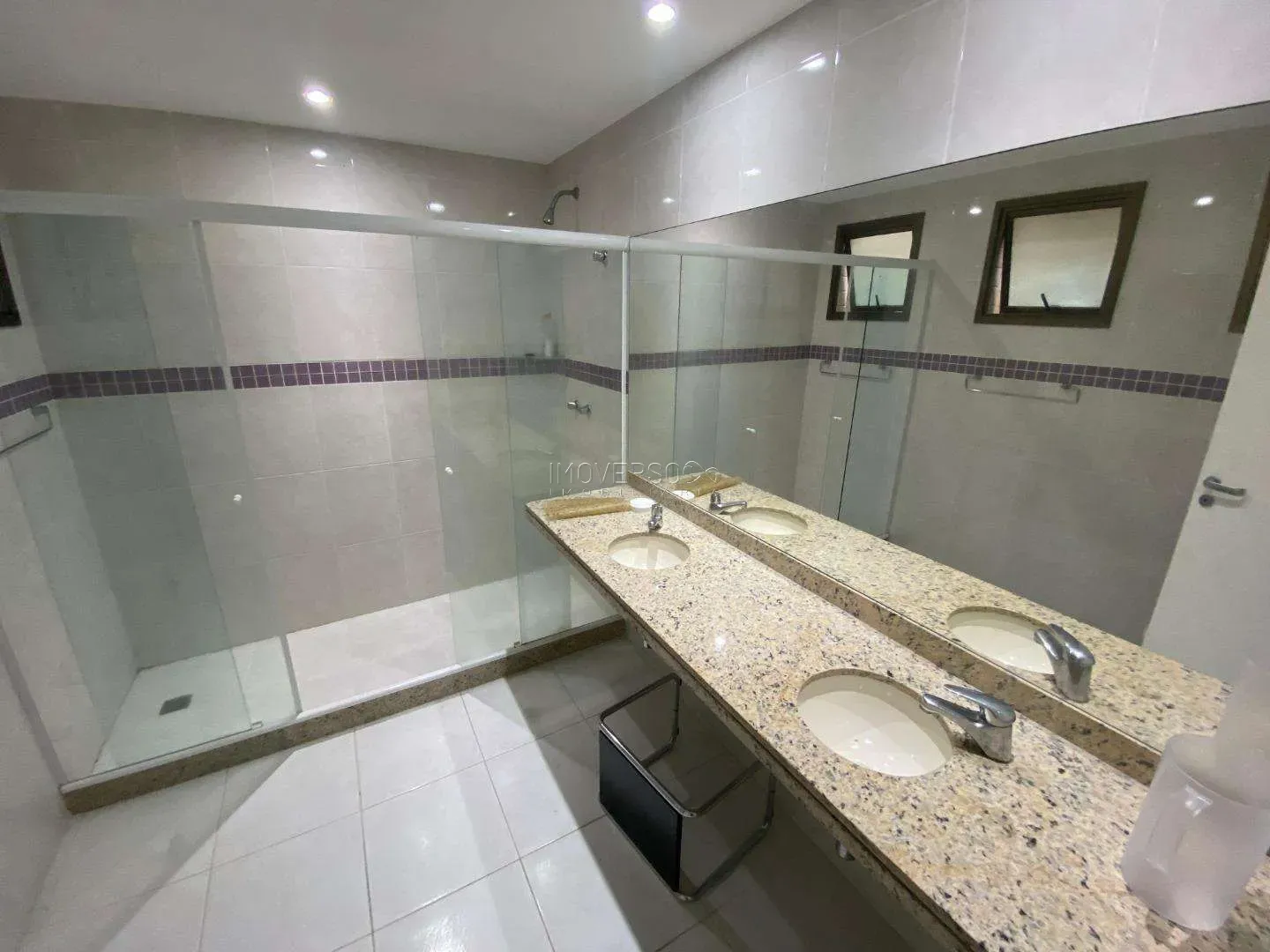 Apartment with 5 bedrooms and 5 bathrooms plus balcony — photo 43