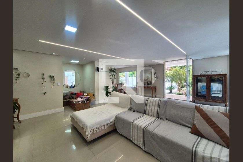 420 m² house with 4 en-suite bedrooms and private garden — photo 13
