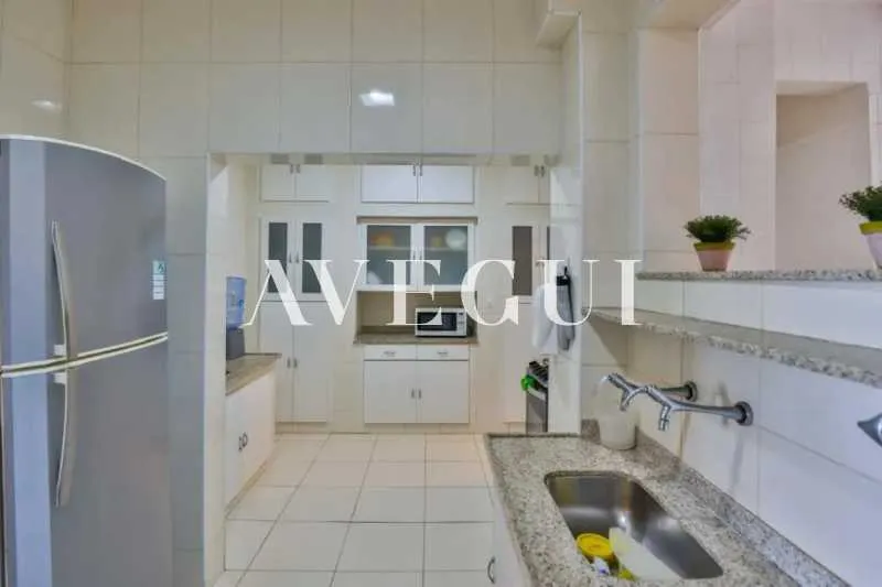 5-bedroom apartment with a water view in Rio de Janeiro — photo 11