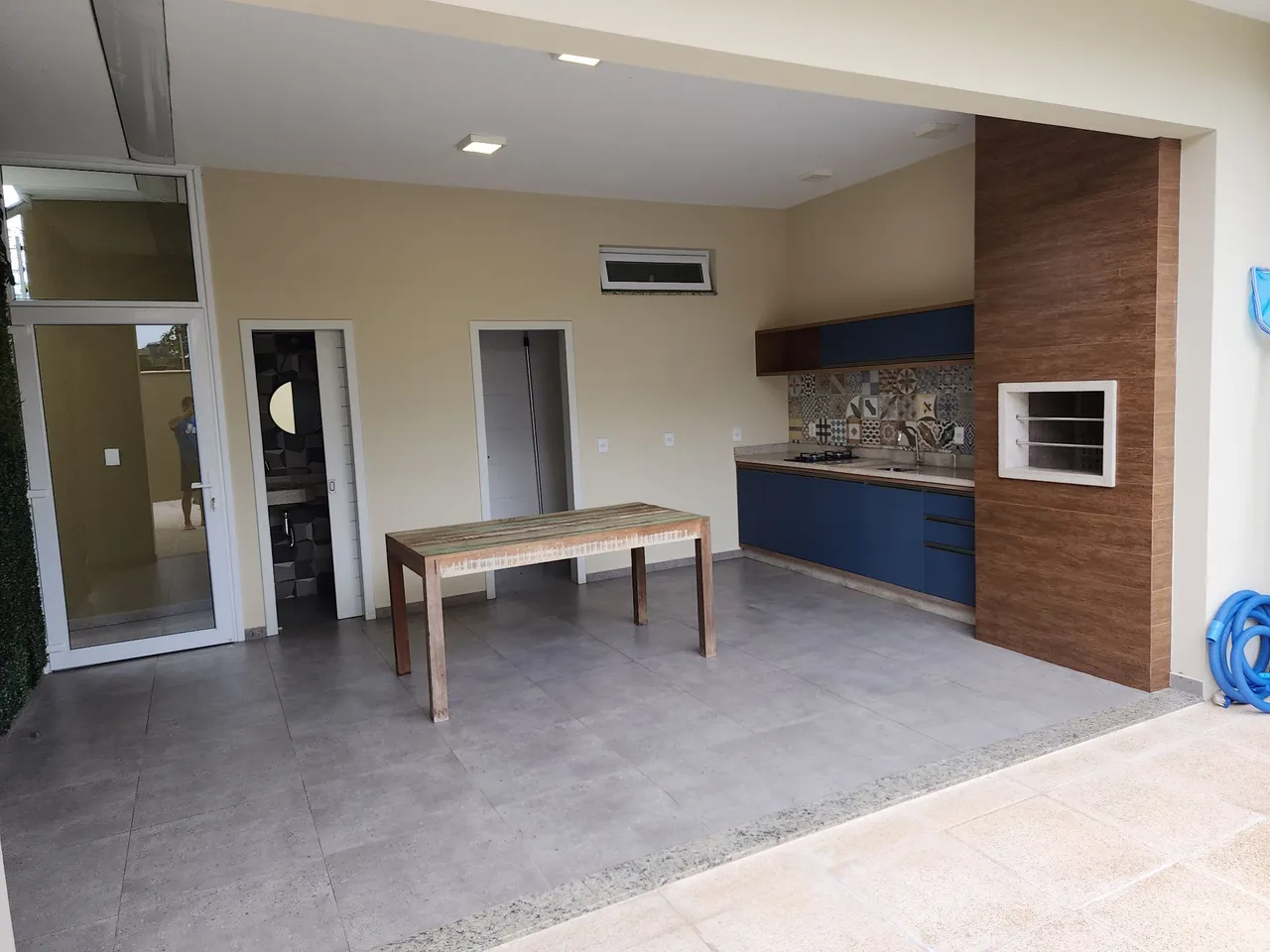 Furnished house, 160 m², with a glass-enclosed balcony — photo 2