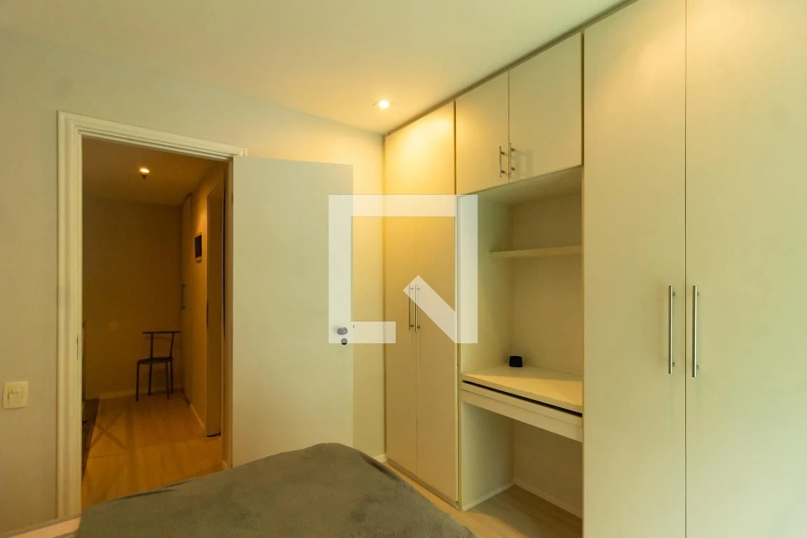 Furnished 1-bedroom apartment with a balcony — photo 12