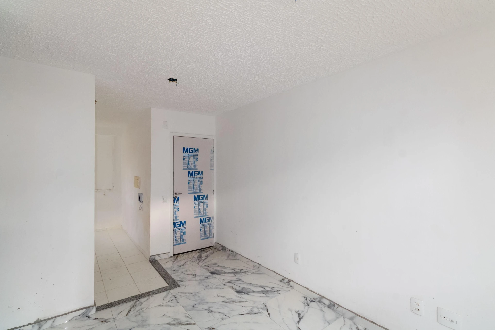 Unfurnished apartment with 2 bedrooms and 1 parking spot — photo 36