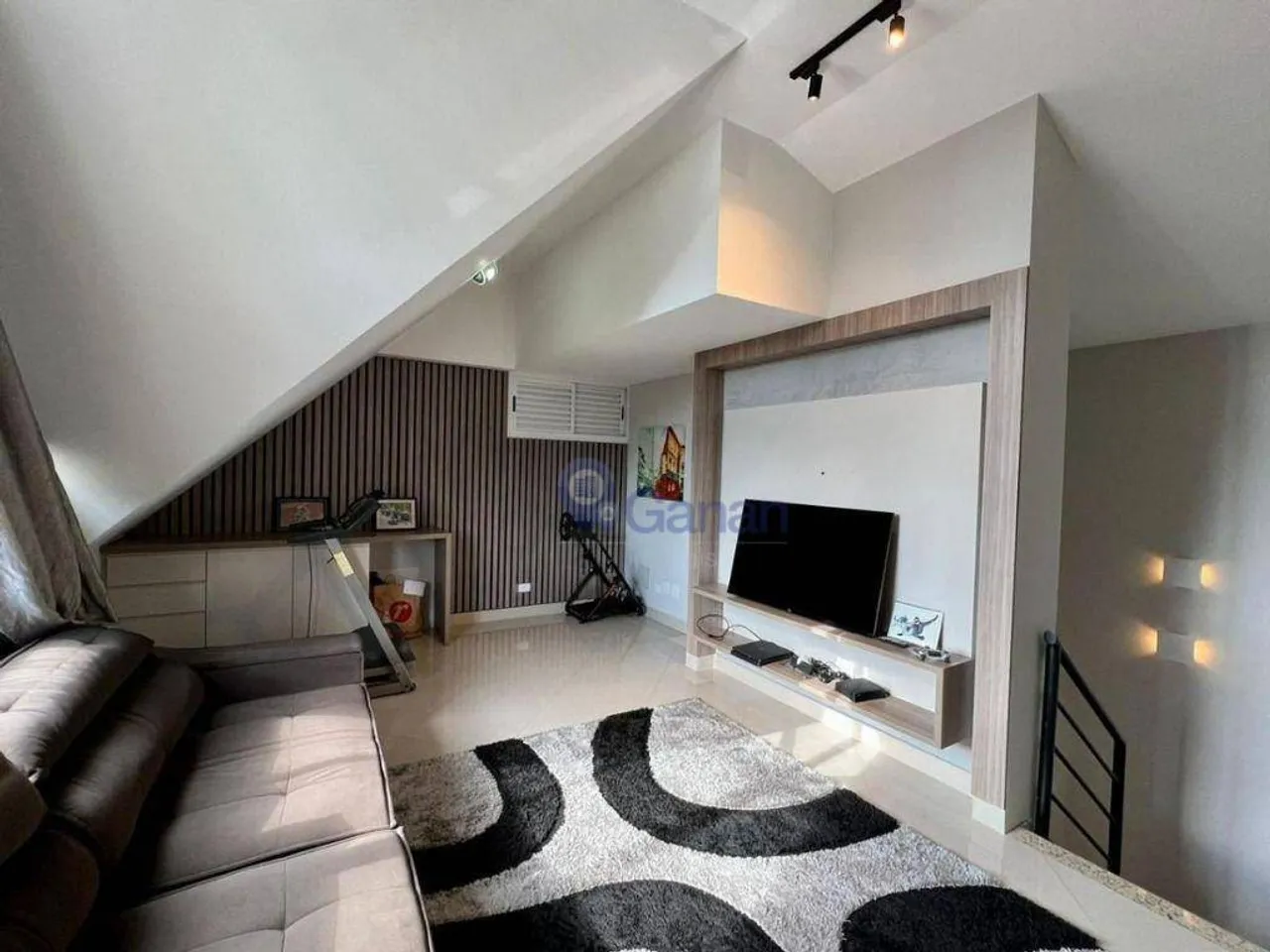 Sobrado mobiliado com 3 quartos, 4 banheiros e 4 vagas — photo 23