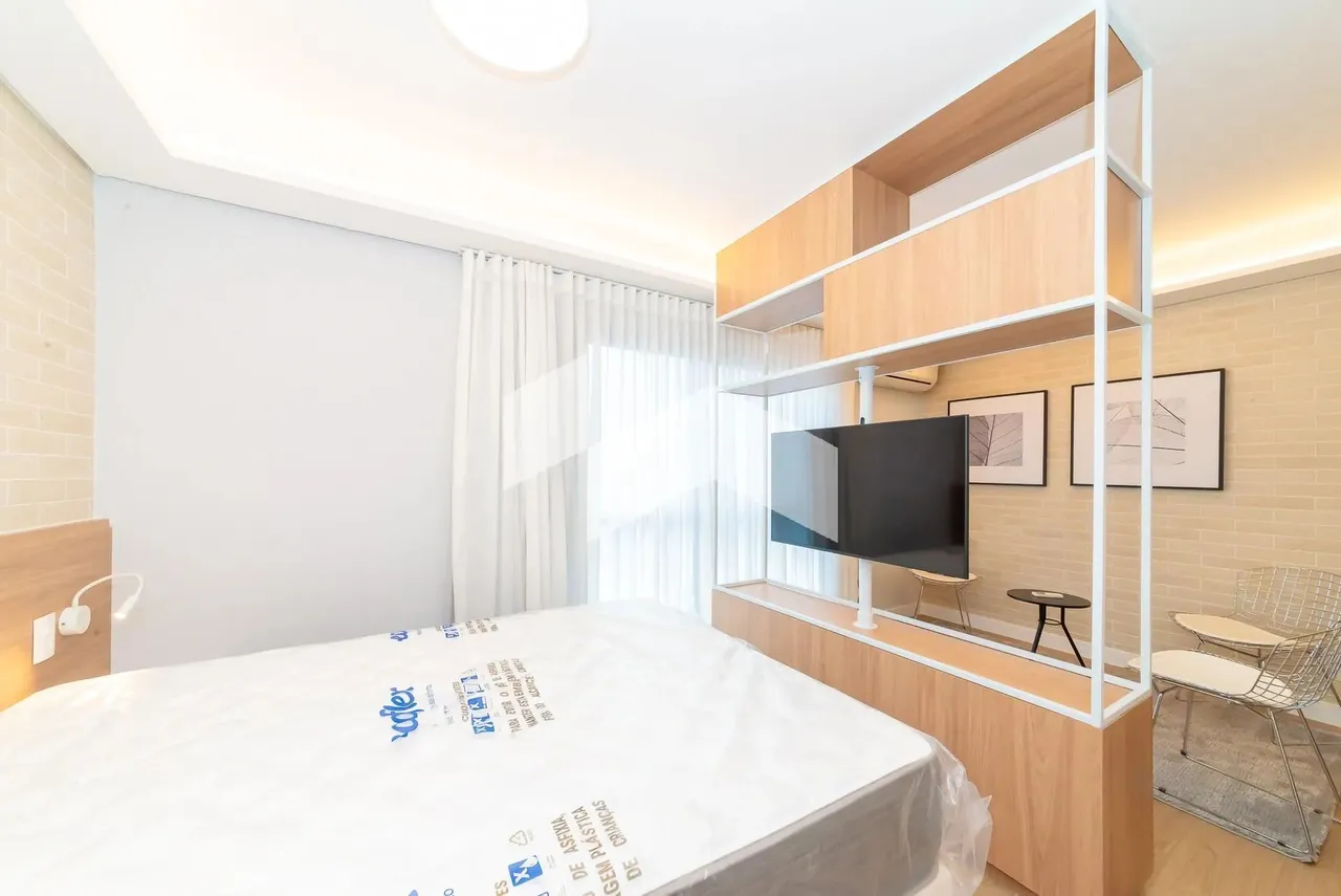1-bedroom apartment with open-plan kitchen and 34 m² — photo 4