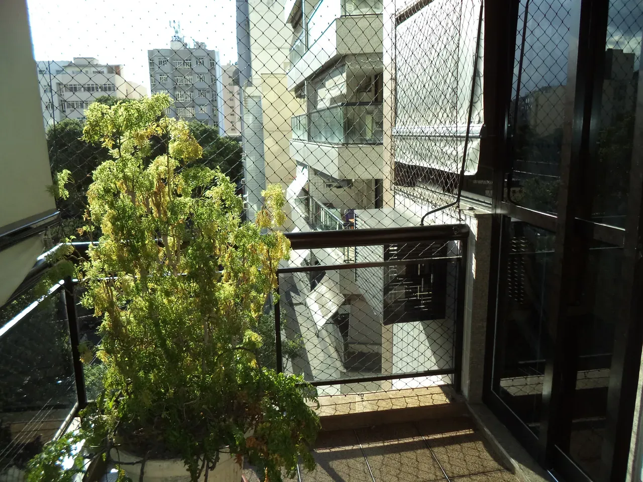 93 m² apartment with 2 bedrooms and 3 bathrooms — photo 23