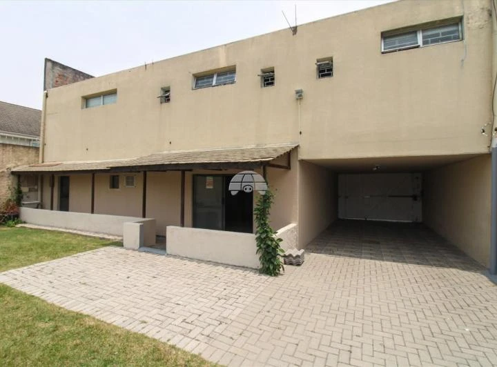 3-bedroom house with 260 m² and no parking included — photo 6