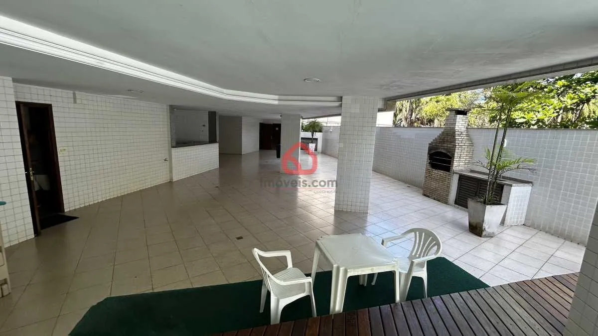 3-bedroom apartment in a building with a pool — photo 18