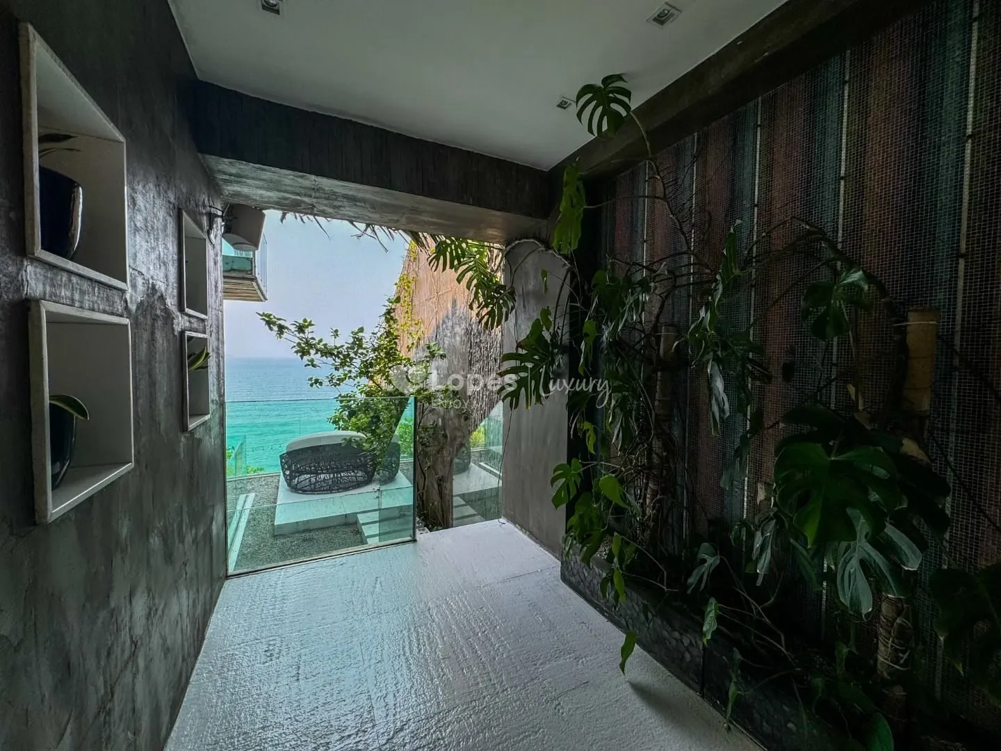 House with 5 en-suite bedrooms, 8 baths and 3 parking — photo 35