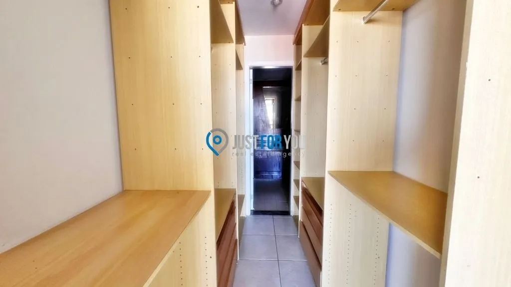 3-bedroom apartment with 4 baths and balcony — photo 20