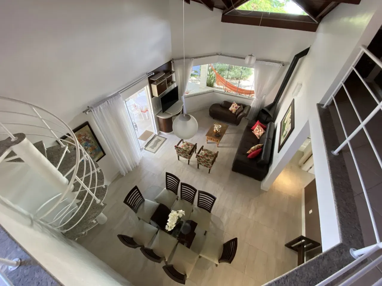 House with balcony and 4 bedrooms, 4 baths and 4 parking