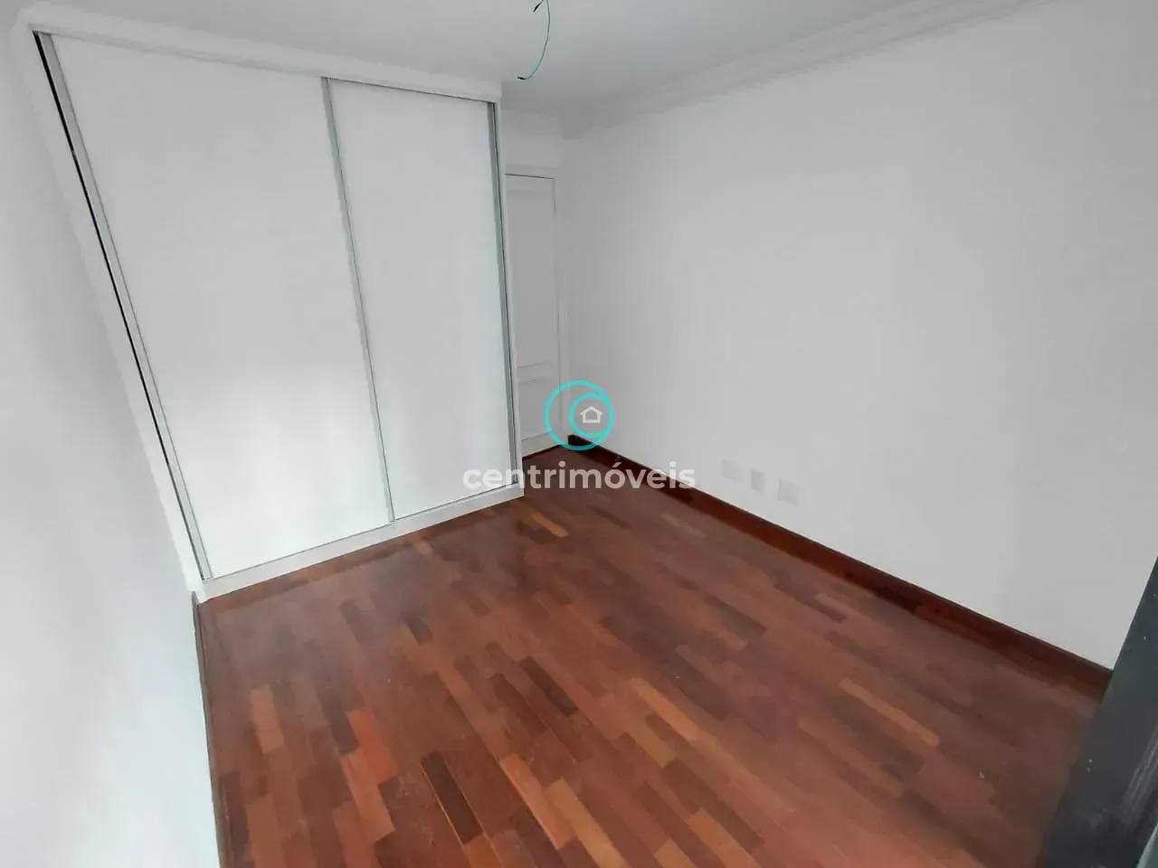 3-bedroom apartment with a walk-in closet — photo 16