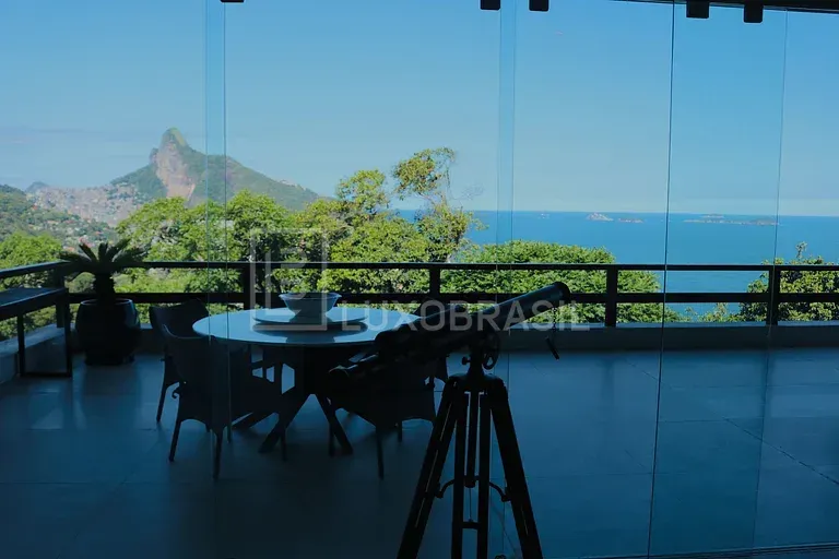 5-bedroom house with a private pool in Rio de Janeiro — photo 17