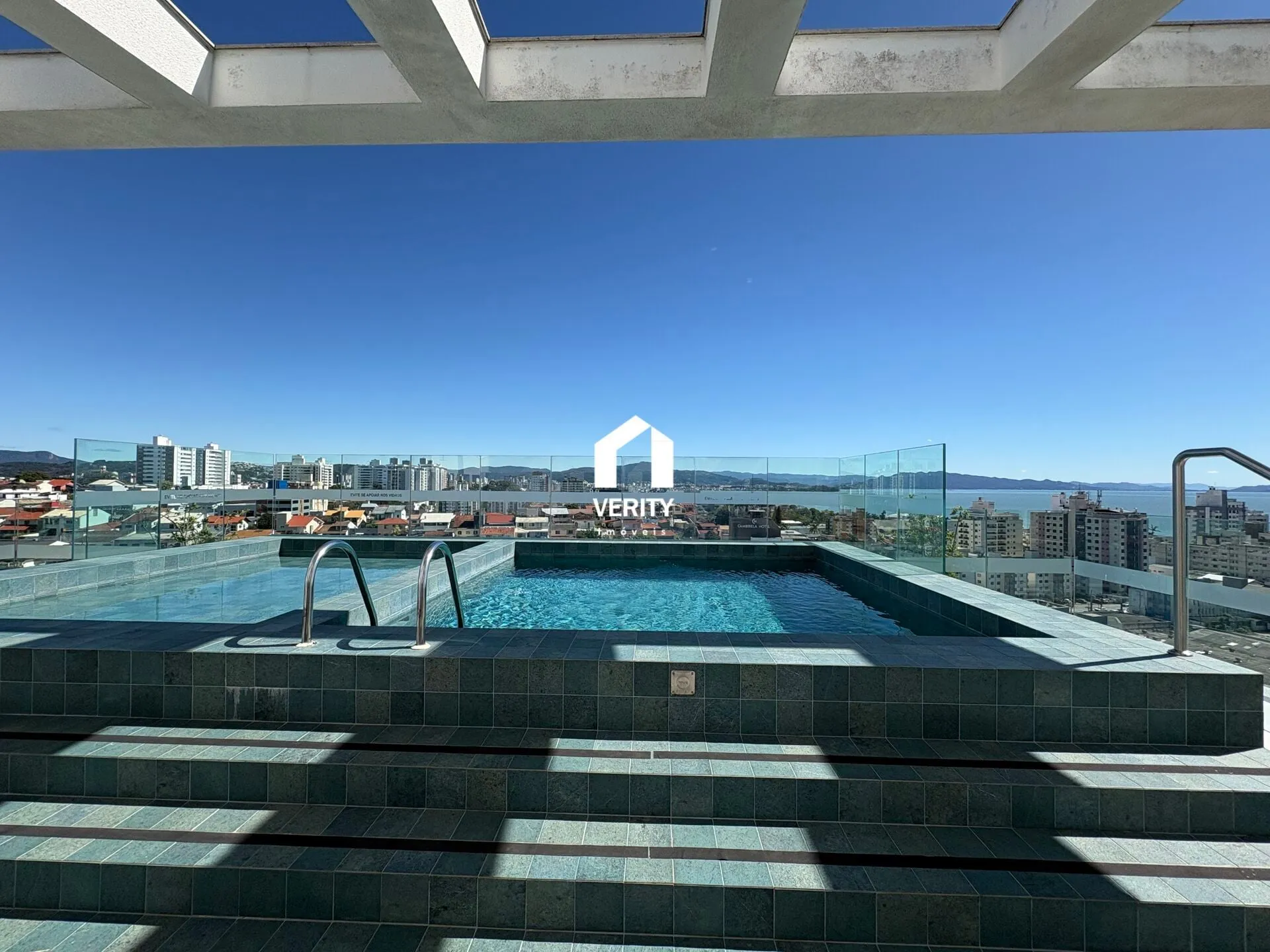 Apartment, 101 m², with a water view — photo 3
