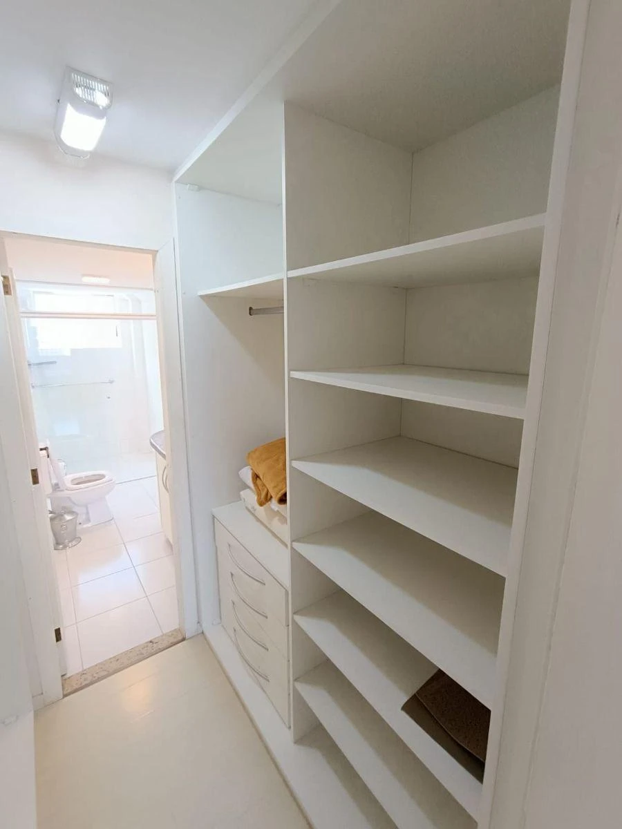 Apartamento de 156 m² com secadora e janelas do piso ao teto — photo 13