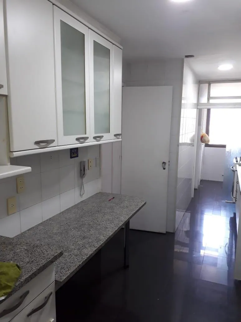 175 m² apartment with 3 bedrooms and a balcony — photo 8
