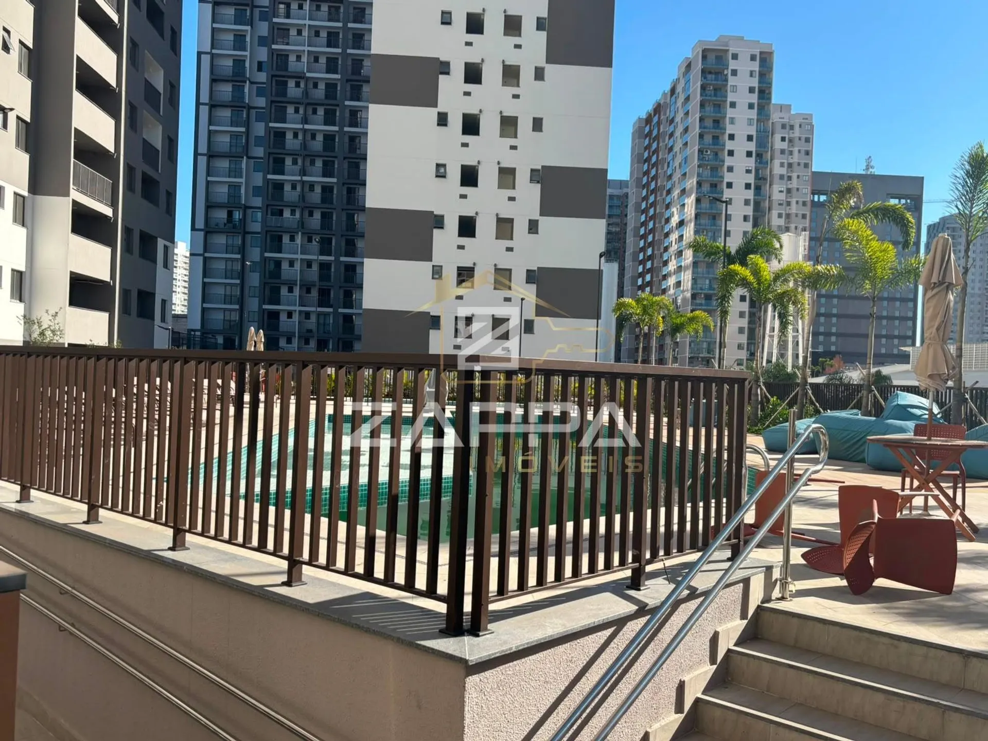 Apartamento de 1 quarto com máquina de lavar e varanda — photo 23