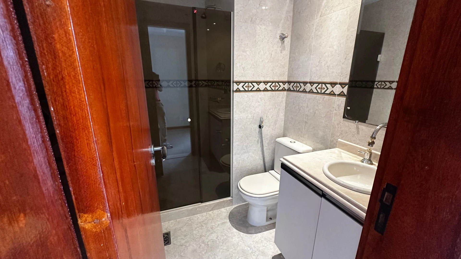 Furnished apartment with 2 bedrooms and a balcony — photo 41