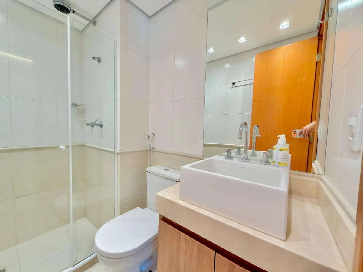 3-bedroom apartment in a building with a gym — photo 16