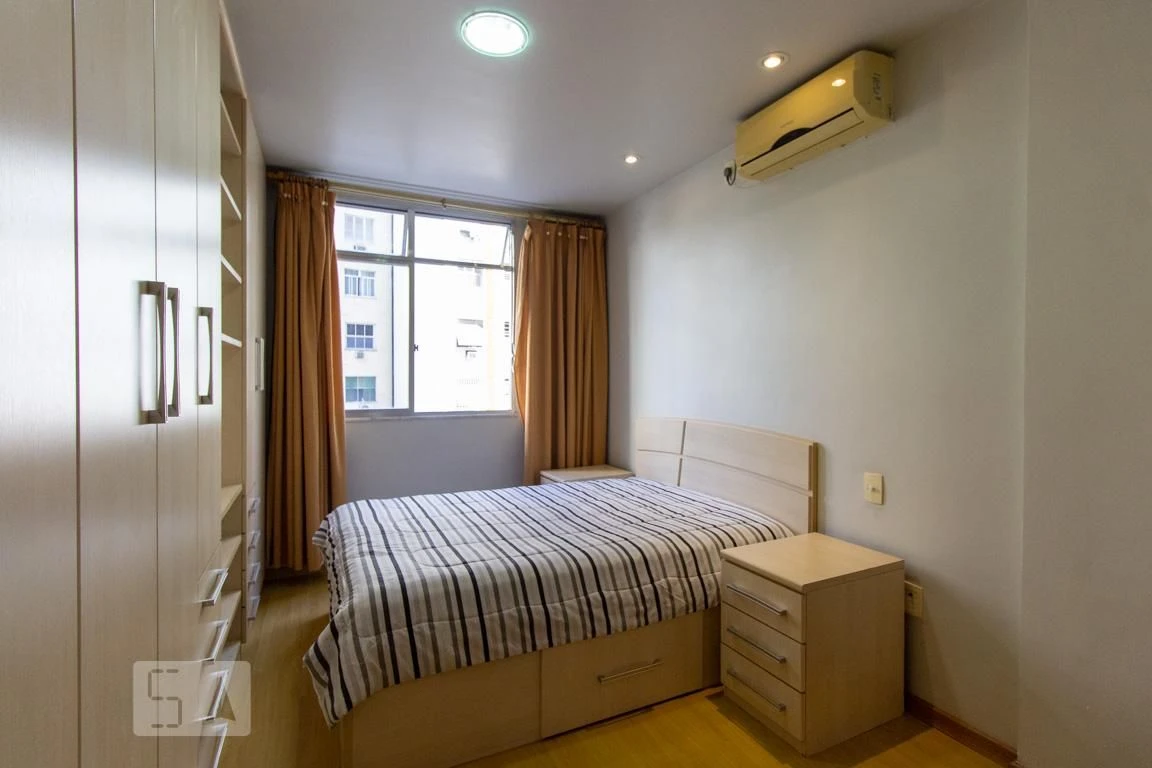 Furnished 1-bedroom apartment with a laundry area — photo 4