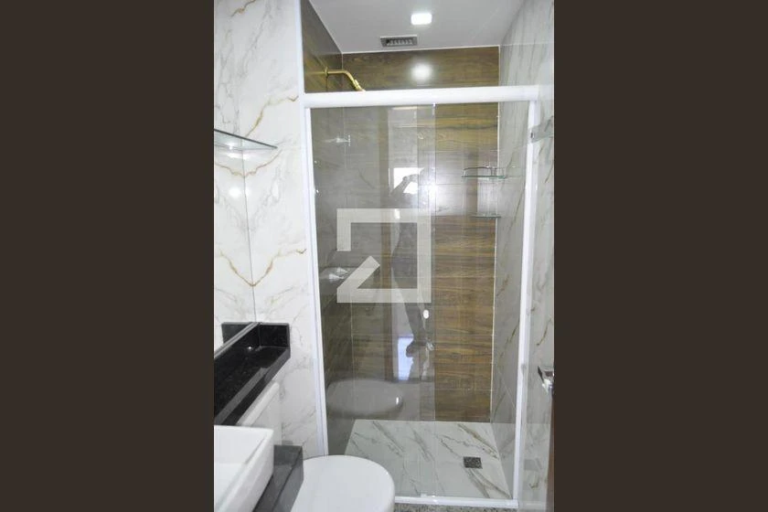 2-bedroom apartment in a building with a gym — photo 39