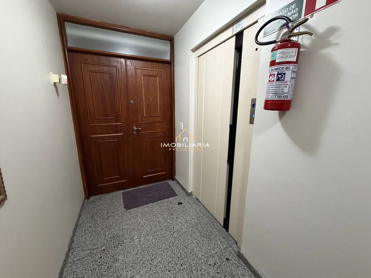 3-bedroom apartment with a home office in Curitiba — photo 48