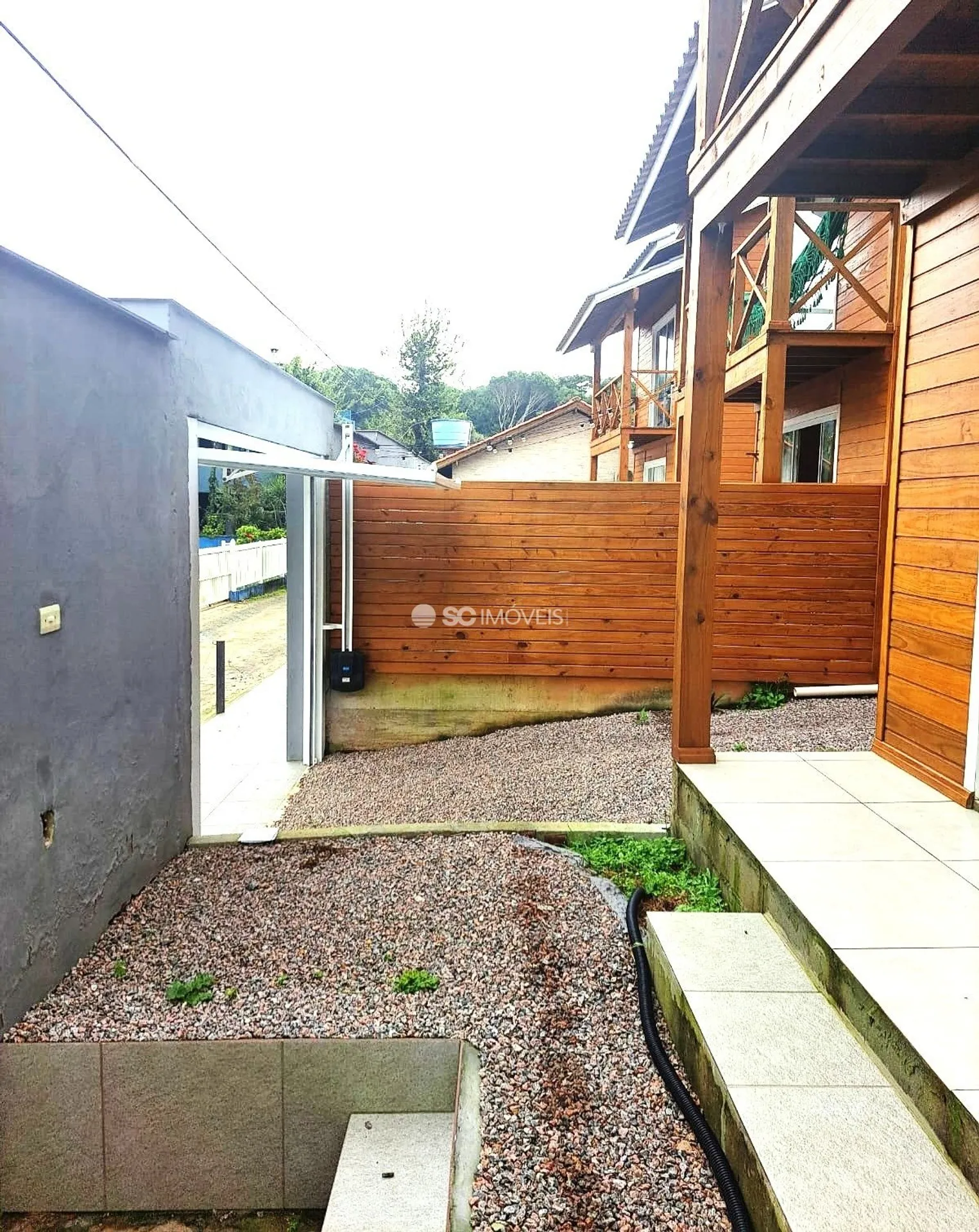 Townhouse with 2 bedrooms, balcony and private garden — photo 18