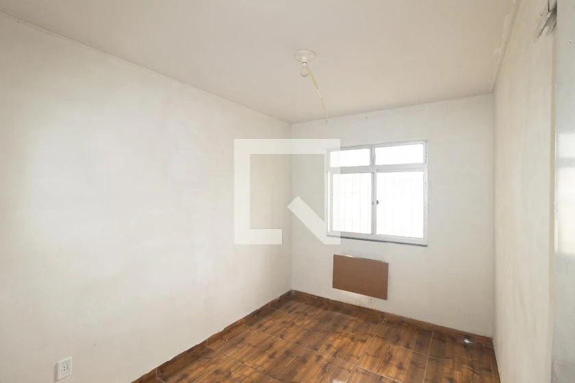 Apartamento de 2 quartos com piso de cerâmica e vaga — photo 12