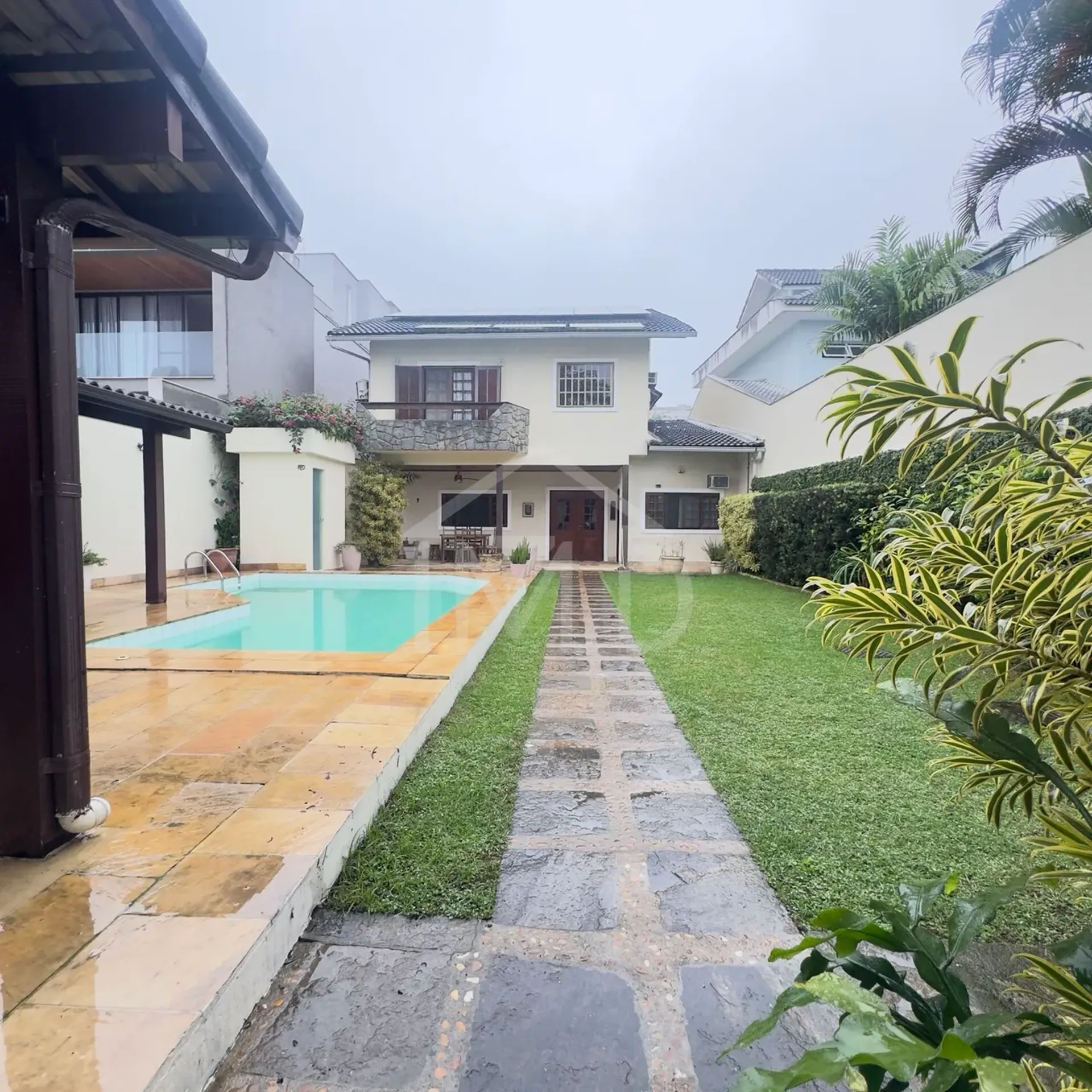 Furnished house, 250 m², with a walk-in closet — photo 19