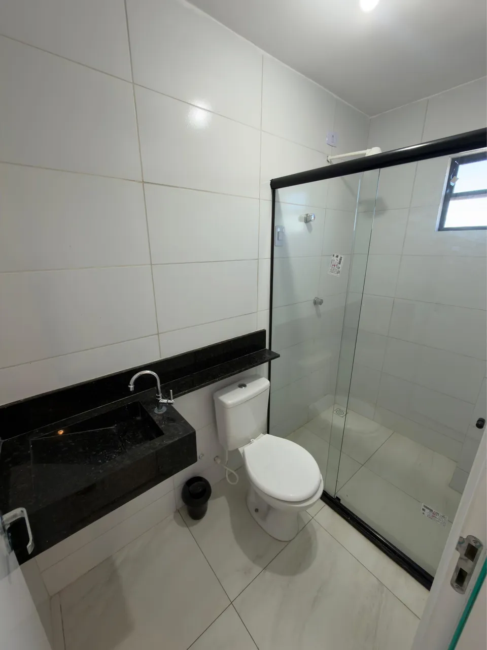 Unfurnished apartment with open-plan kitchen and 3 bedrooms — photo 4
