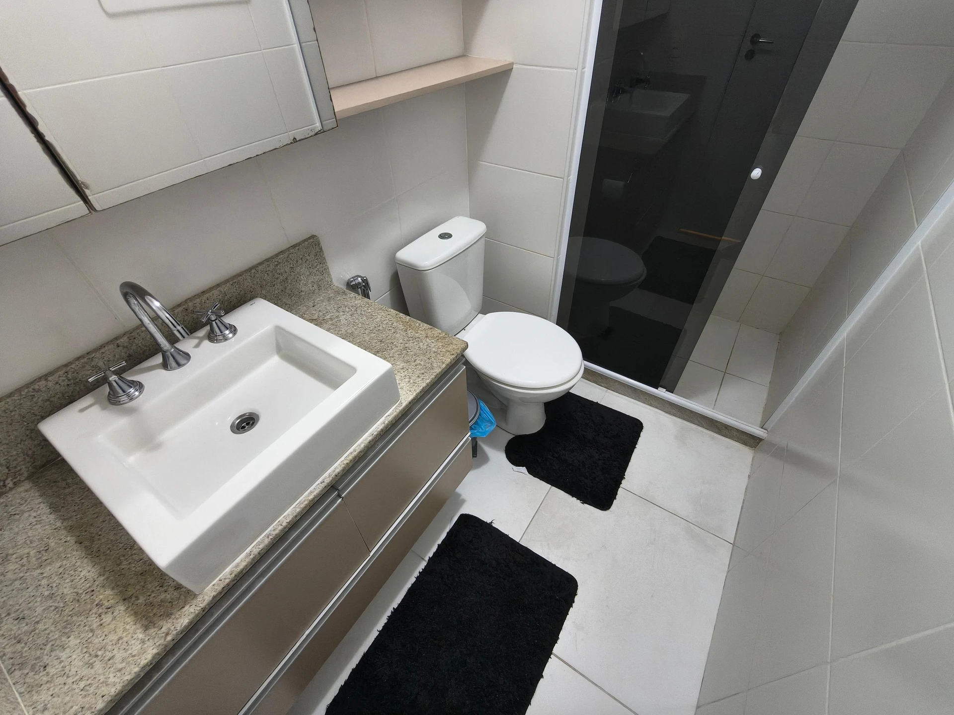 3-bedroom apartment with a mountain view — photo 32