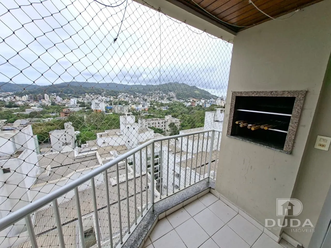 Apartment on the 5th floor with a grill on the balcony