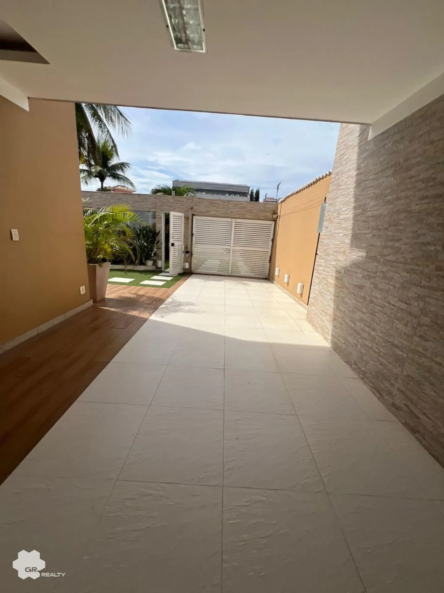 House with 6 en-suite bedrooms and 468 m² of space — photo 20