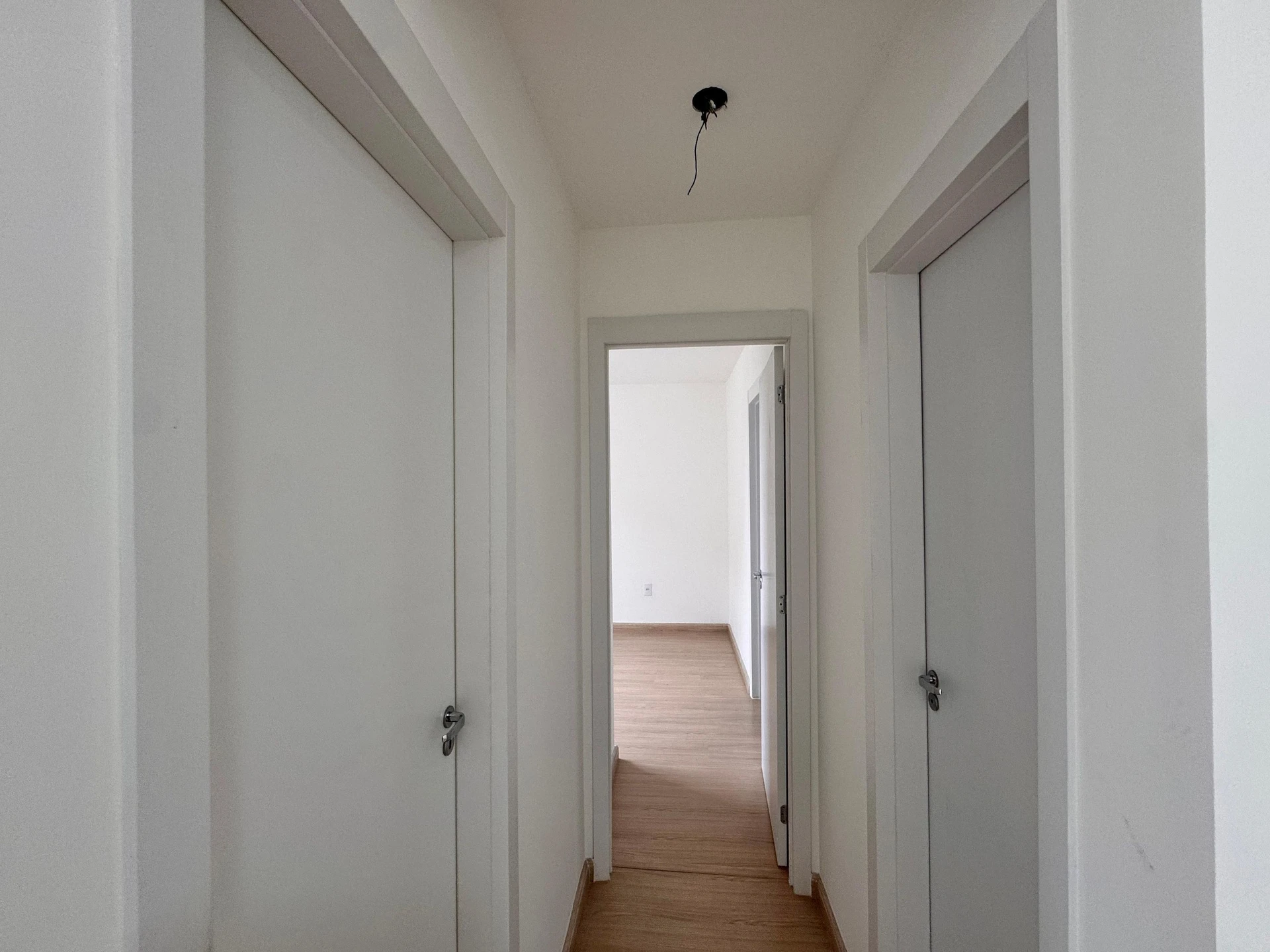 Apartamento sem mobília com 2 quartos e varanda — photo 25