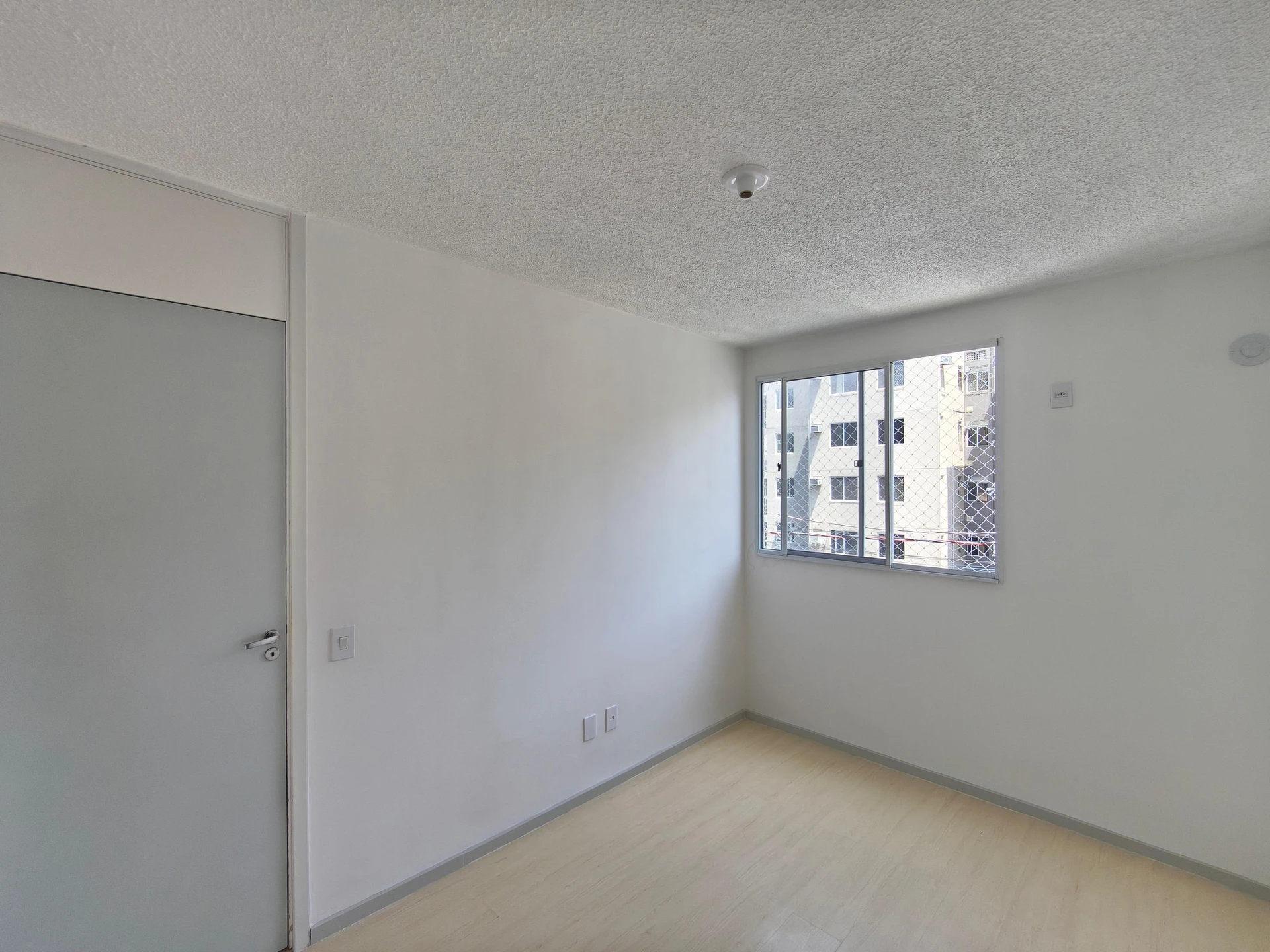 Apartamento de 2 quartos em condomínio com piscina — photo 20