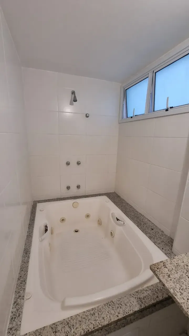 Unfurnished apartment with 2 bedrooms and 2 bathrooms — photo 12