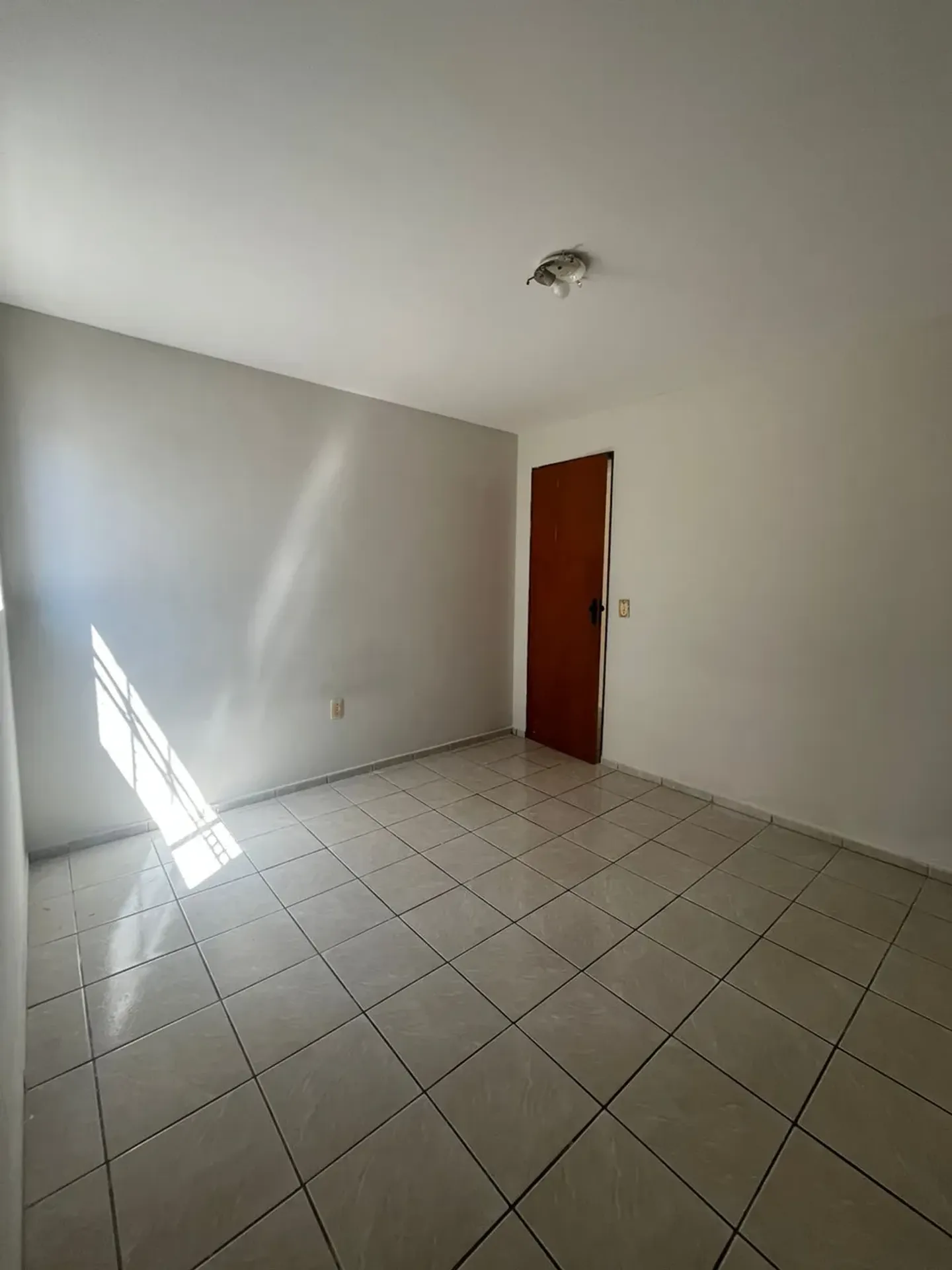 Квартира с 3 спальнями, 2 ванными и 1 местом — photo 4