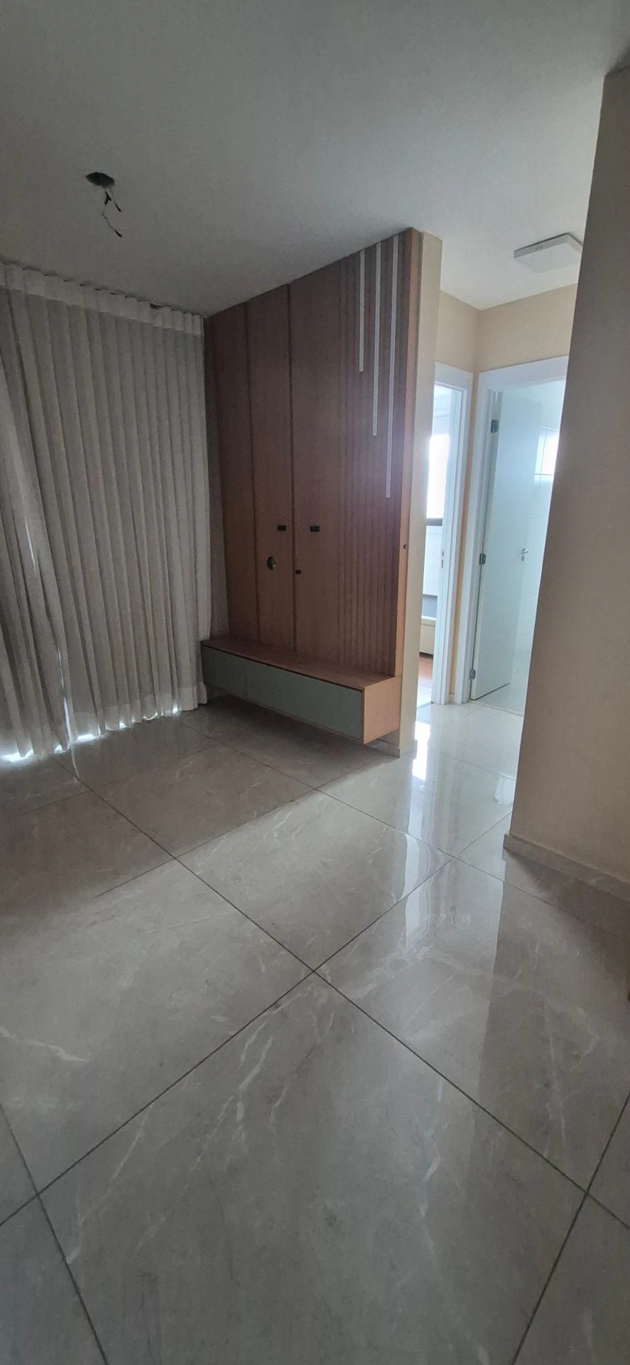 2-bedroom apartment in a building with a gym — photo 28
