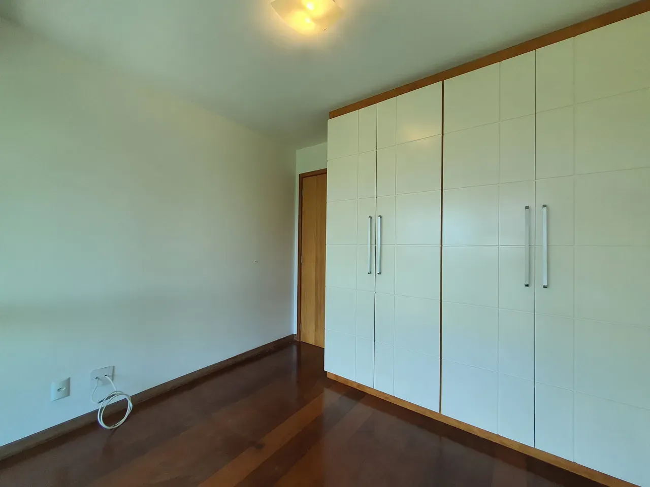 Park view in a 2-bedroom apartment, 90 m² — photo 28