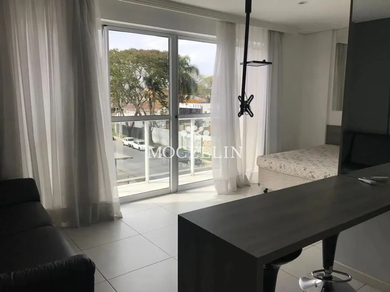 Furnished 1-bedroom apartment with a balcony — photo 4