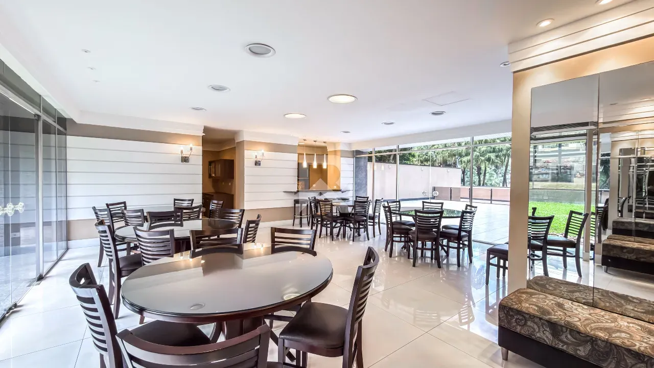 331 m² apartment with 2 parking spaces and 2 en-suites — photo 27