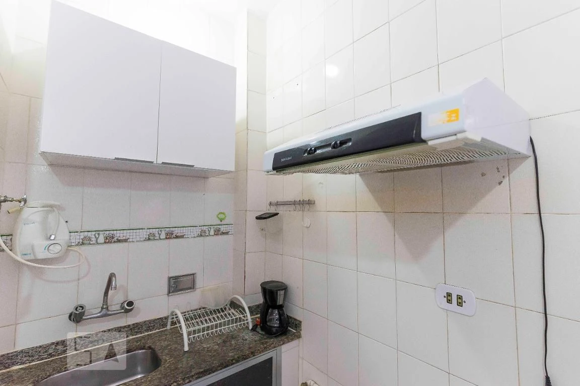 Estudio amueblado con lavadora y 1 baño — photo 8