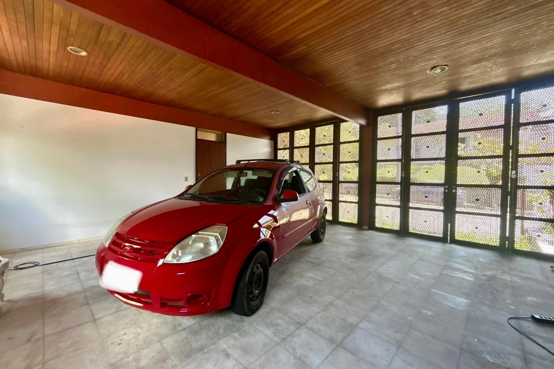 300 m² house with a jacuzzi and a bathtub — photo 25