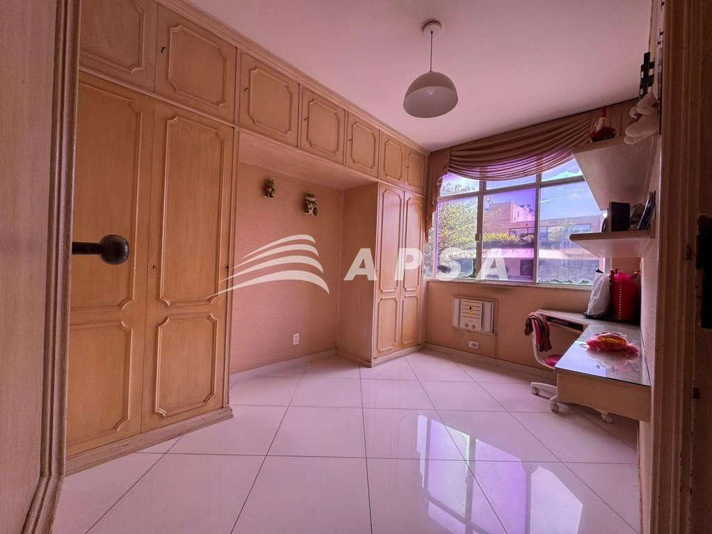 Furnished 208 m² apartment with 3 bedrooms and 2 parking spots — photo 19